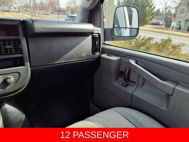2025 Chevrolet Express LT 3500