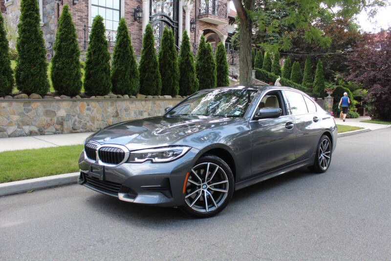 2021 BMW 3 Series 330i's photo