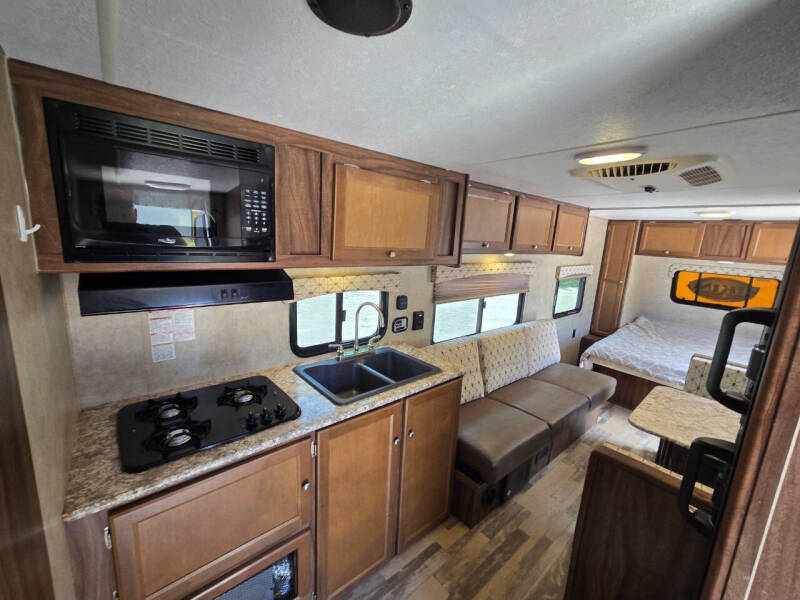 2017 Viking 21FQ