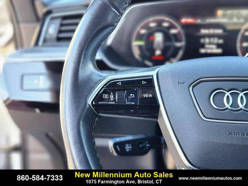 2024 Audi Q8 Sportback e-tron quattro Prestige S line