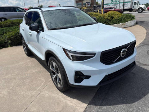 2026 Volvo XC40 B5 Plus