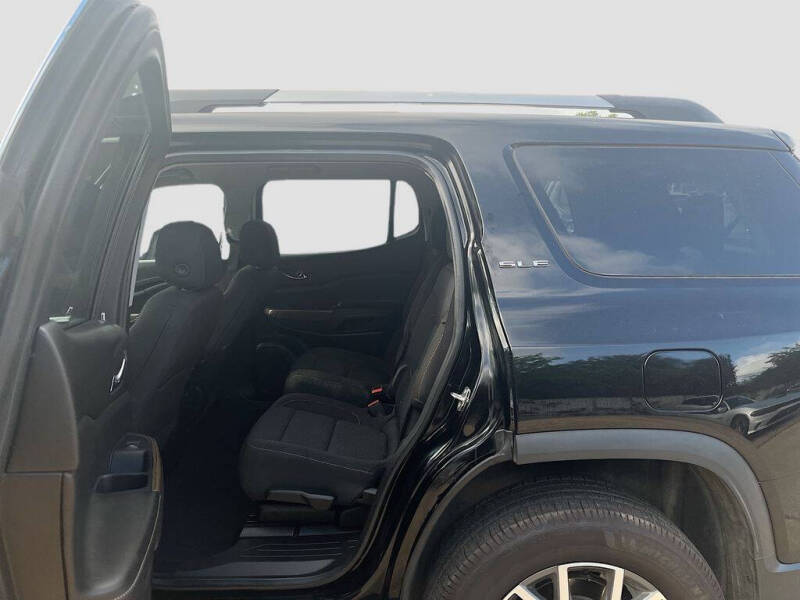 2022 GMC Acadia SLE