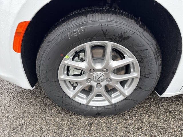 2026 Chrysler Voyager LX