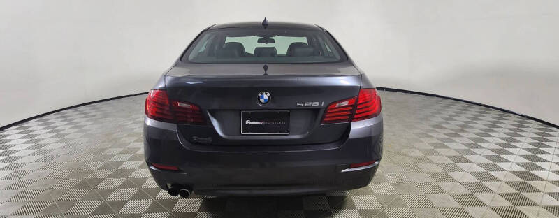 2016 BMW 5 Series 528i