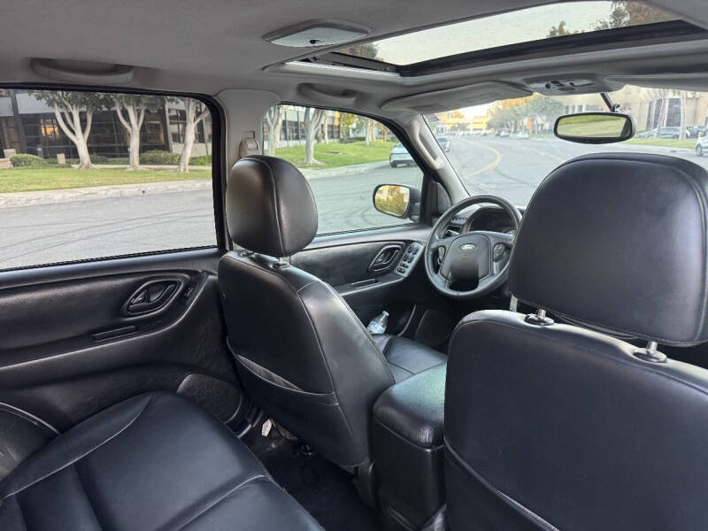 2004 Ford Escape Limited