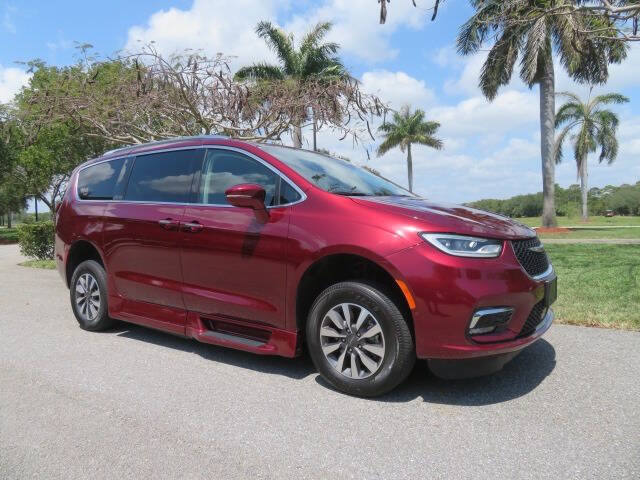 2021 Chrysler Pacifica Touring L