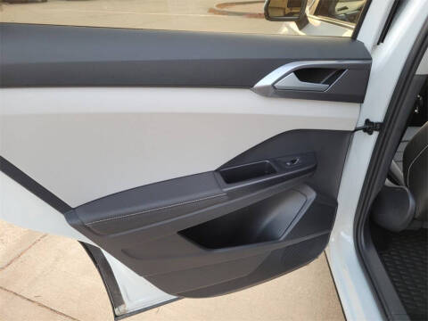 2025 Volkswagen Taos SEL 4Motion