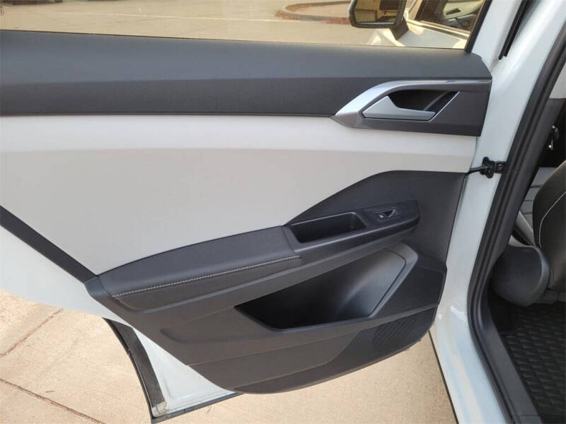 2025 Volkswagen Taos SEL 4Motion