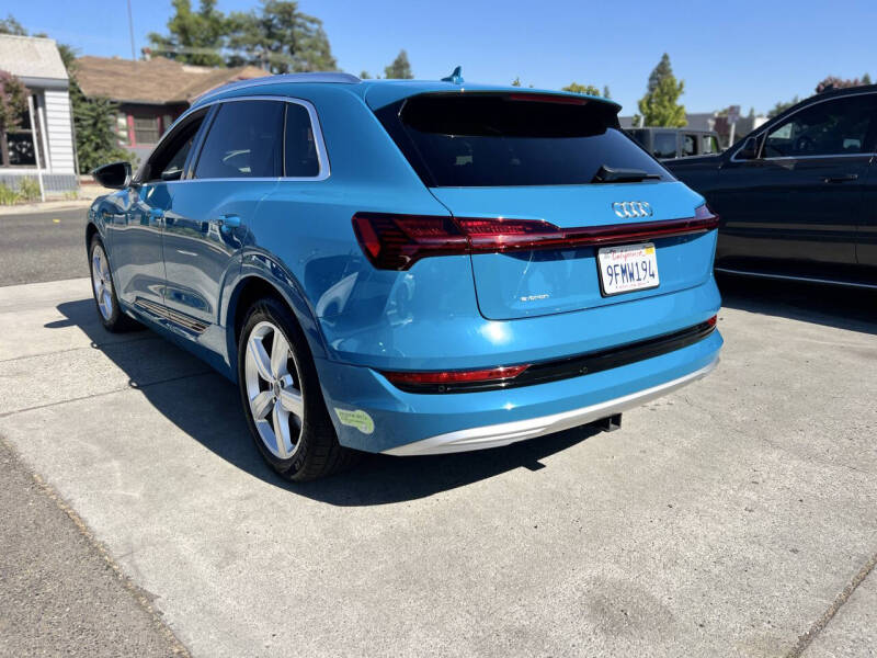 2019 Audi e-tron quattro Premium Plus