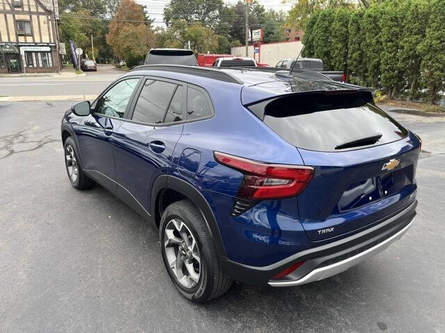 2024 Chevrolet Trax LT