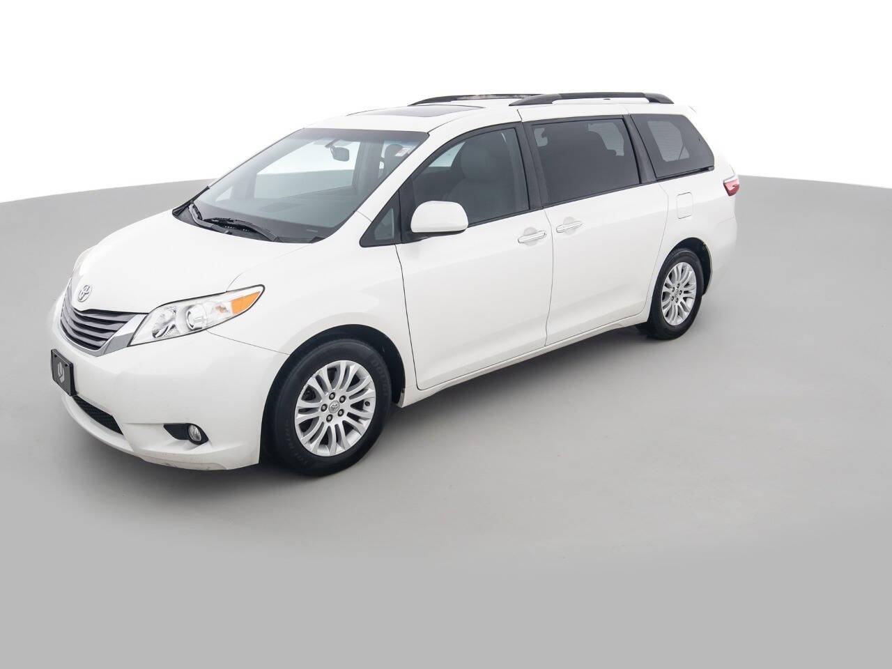 Used Car 2017 Toyota Sienna  Xle Premium 8 Passenger 4dr Mini Van For Sale Under $20,000 In Coal City, Illinois
