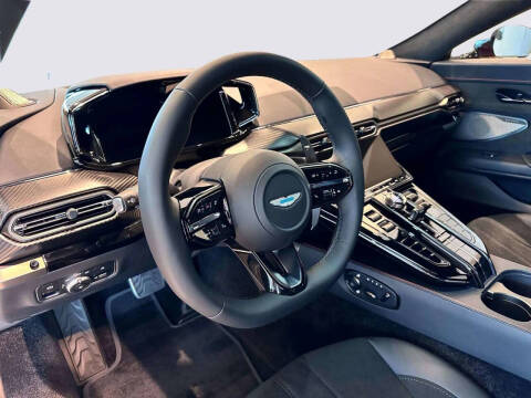 2025 Aston Martin Vantage