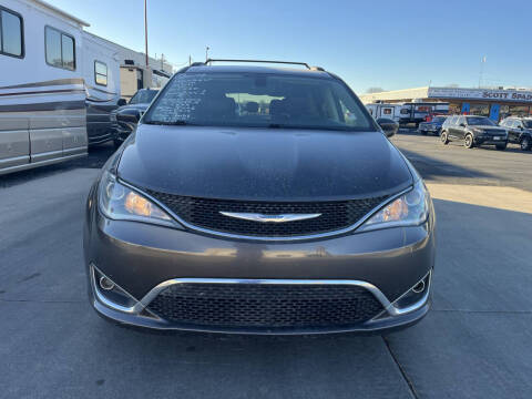 2017 Chrysler Pacifica Touring-L
