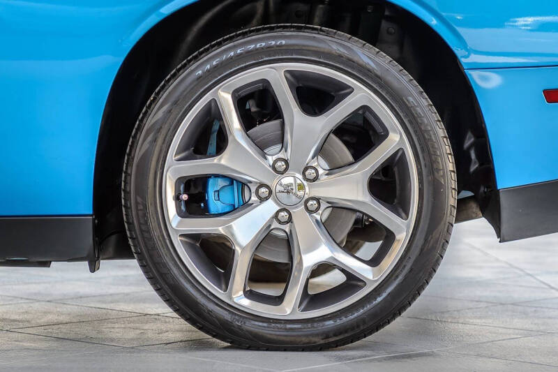 2015 Dodge Challenger SXT Plus