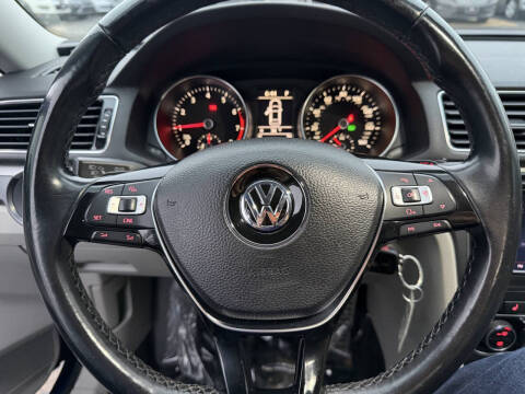 2017 Volkswagen Passat 1.8T R-Line