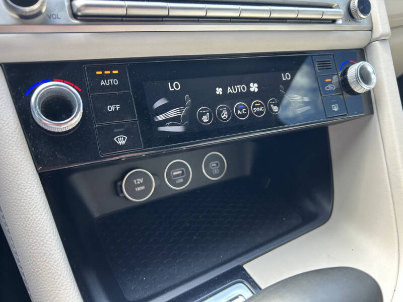 2025 Genesis G70