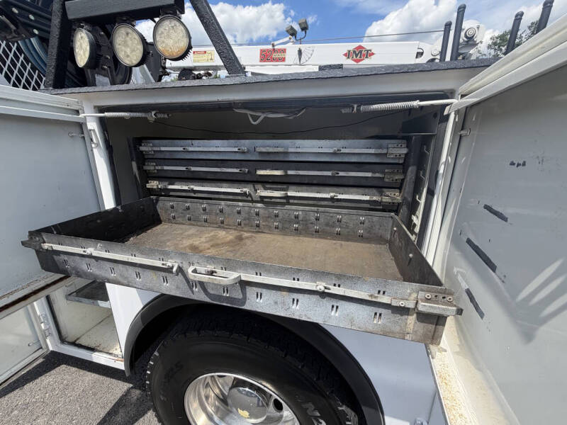 2001 Peterbilt 330