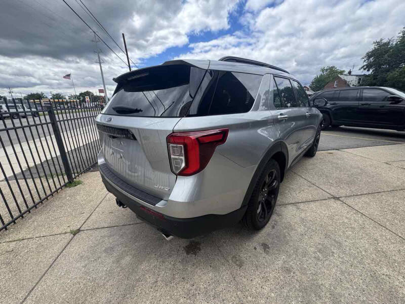 2024 Ford Explorer ST-Line
