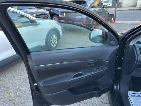 2015 Mitsubishi Outlander Sport 2.4 ES