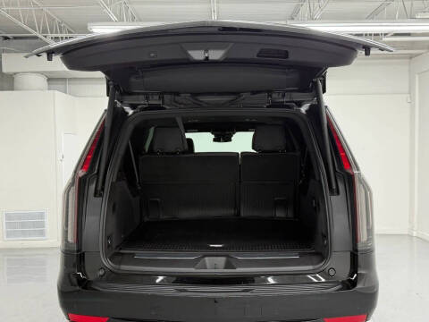 2023 Cadillac Escalade ESV Luxury