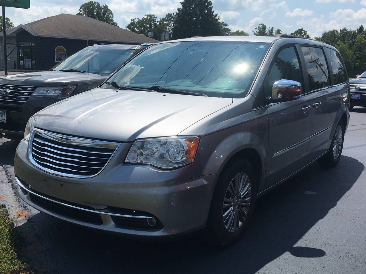 2015 Chrysler Town and Country for sale at Bob and Jill's Drive and Buy in Bemidji, MN