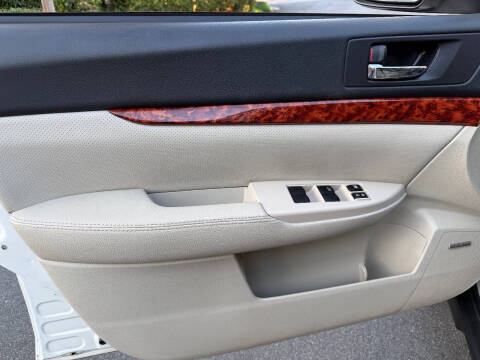 2010 Subaru Outback 2.5i Limited