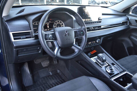 2023 Mitsubishi Outlander SE