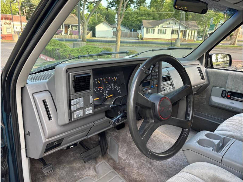 1993 GMC Suburban C2500