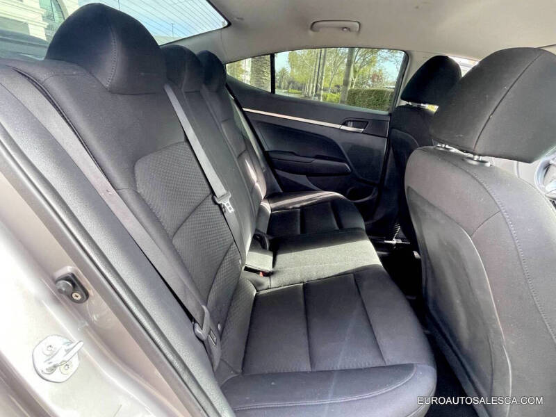 2020 Hyundai Elantra SE