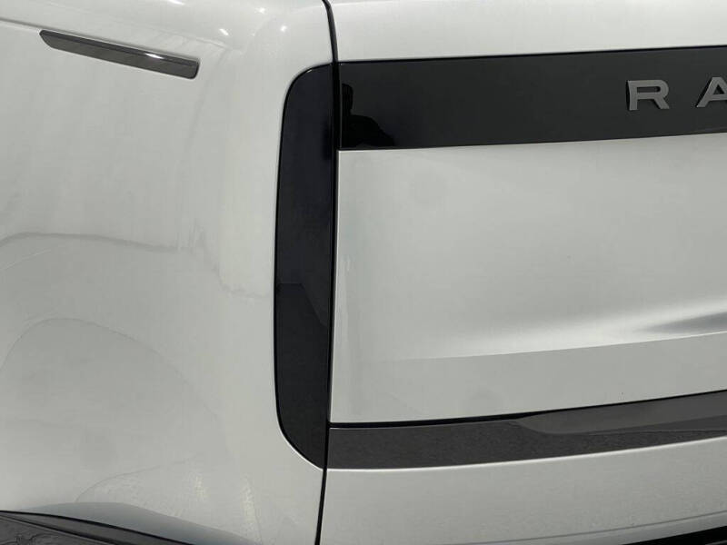 2024 Land Rover Range Rover P530 SE