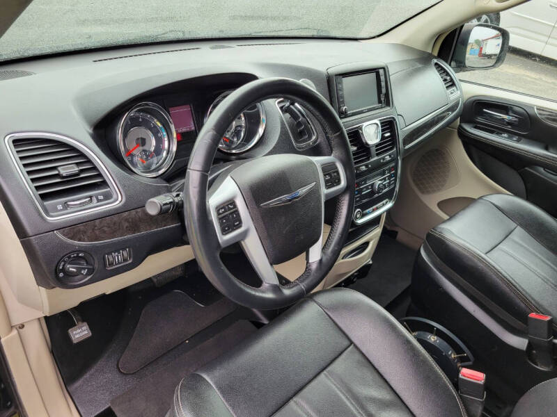 2014 Chrysler WHEELCHAIR VAN