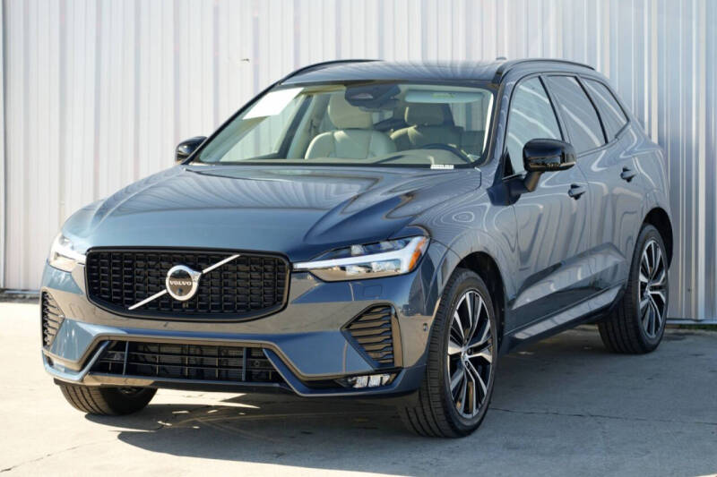 2023 Volvo XC60 B5 Plus Dark Theme