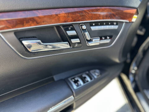 2009 Mercedes-Benz S-Class S 550