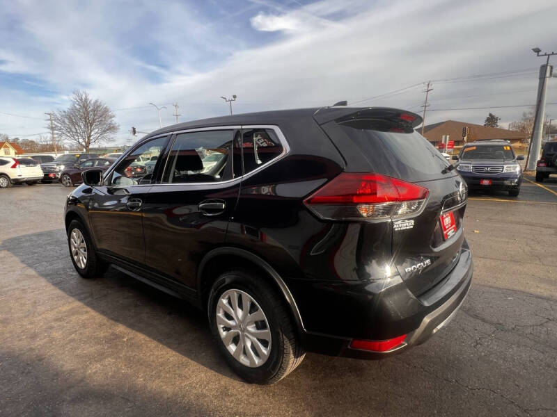 2020 Nissan Rogue S photo 15