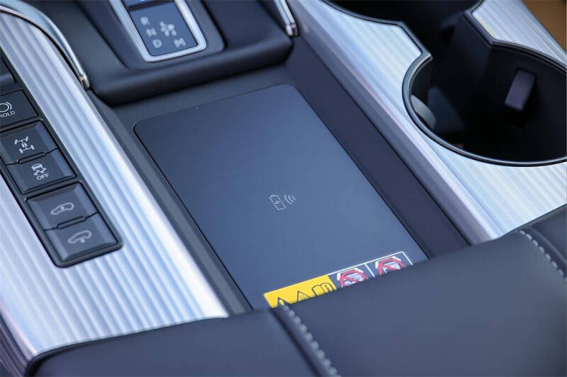 2025 Lexus LX 700h F SPORT Handling