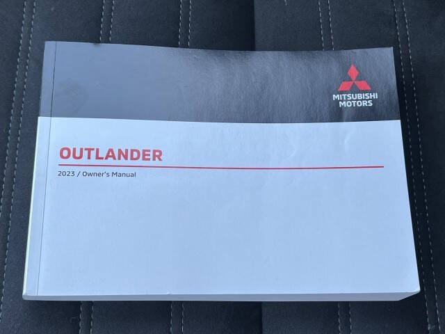 2023 Mitsubishi Outlander SE
