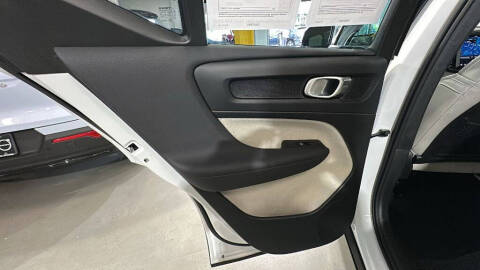 2026 Volvo XC40 B5 Plus