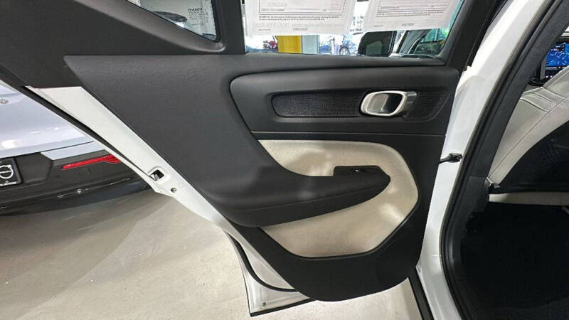 2026 Volvo XC40 B5 Plus