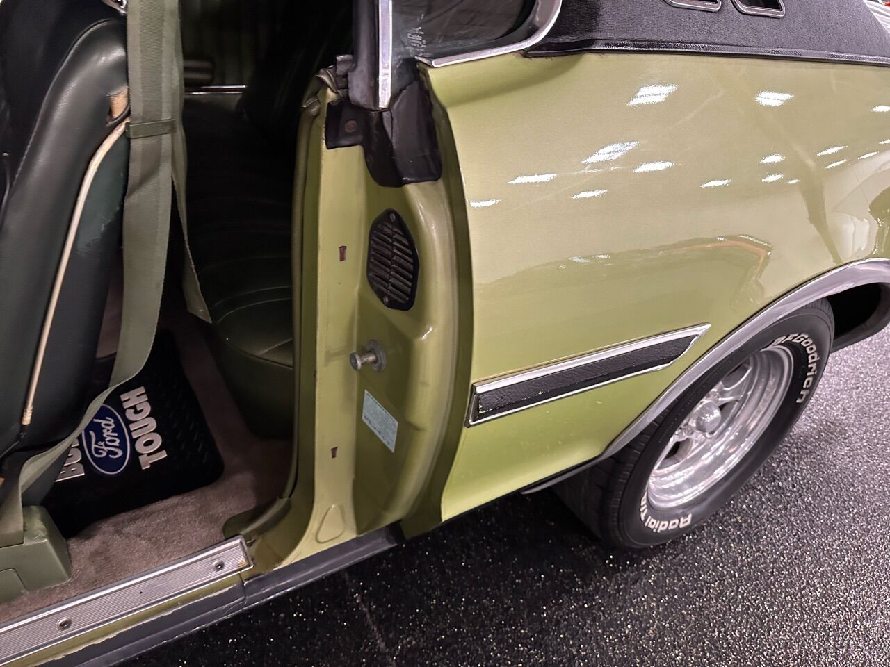 1975 Ford Torino 36