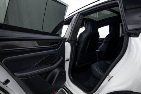 2025 Porsche Macan Turbo Electric