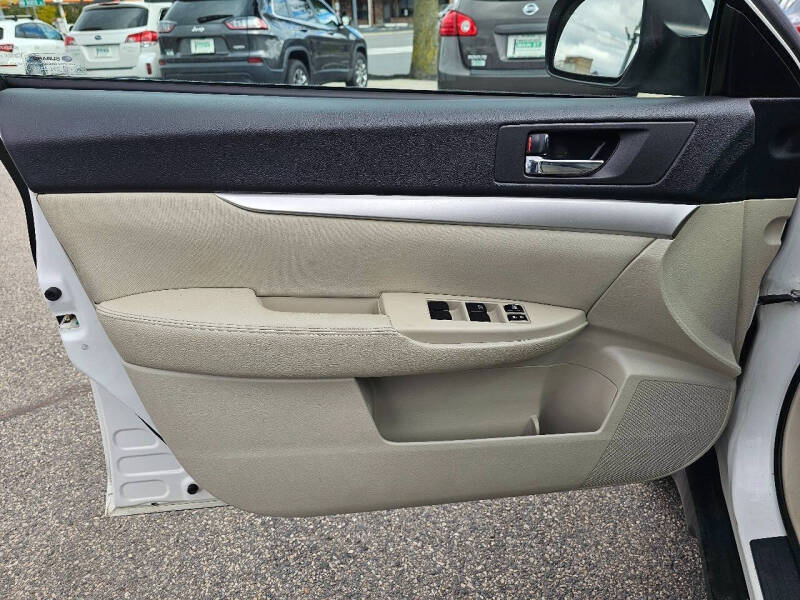 2010 Subaru Outback 2.5i Premium