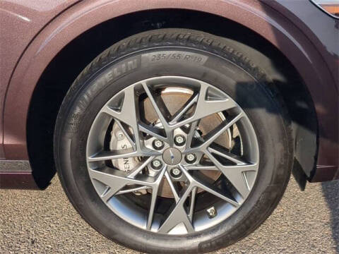 2023 Genesis GV70 2.5T Standard