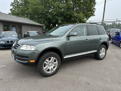 2004 Volkswagen Touareg for sale at Queen City Auto House LLC in West Chester OH