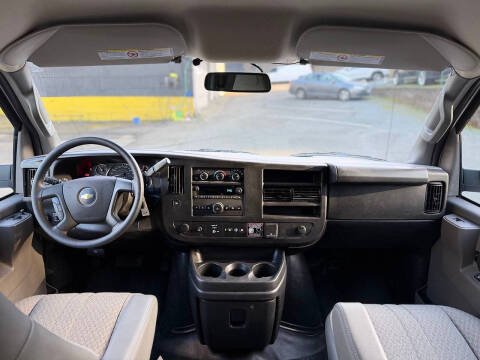 2025 Chevrolet Express 2500