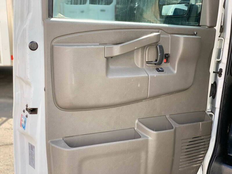 2022 GMC Savana 2500