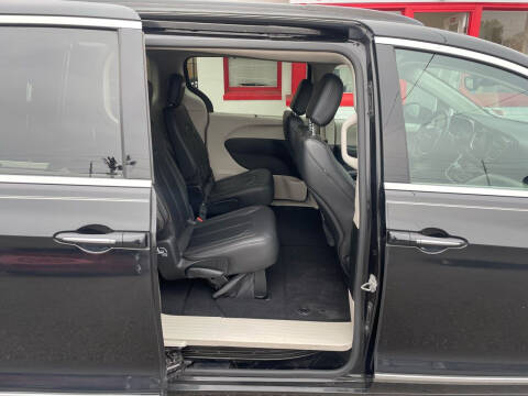 2017 Chrysler Pacifica Touring-L