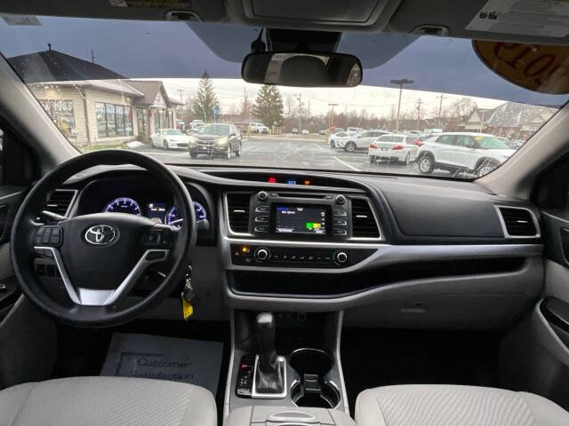 2019 Toyota Highlander LE