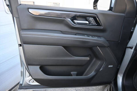 2025 GMC Yukon Elevation
