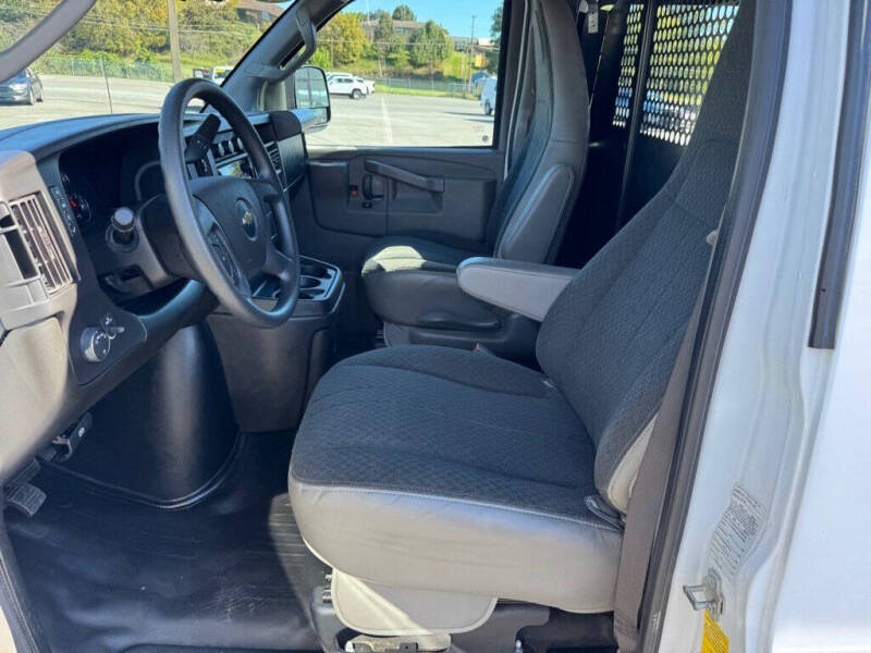 2023 Chevrolet Express 2500