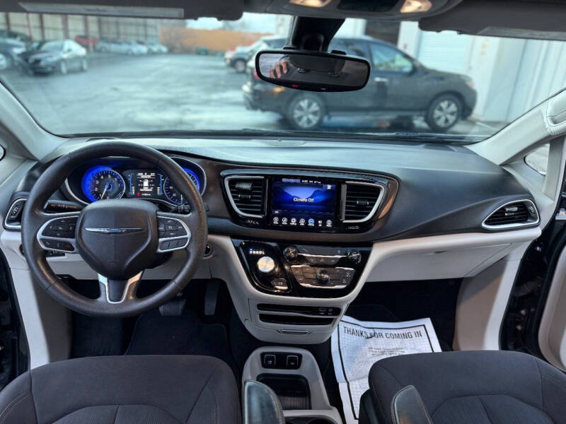 2017 Chrysler Pacifica Touring